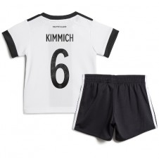 Tyskland Joshua Kimmich #6 Hjemmedraktsett Barn VM 2022 Kortermet (+ korte bukser)